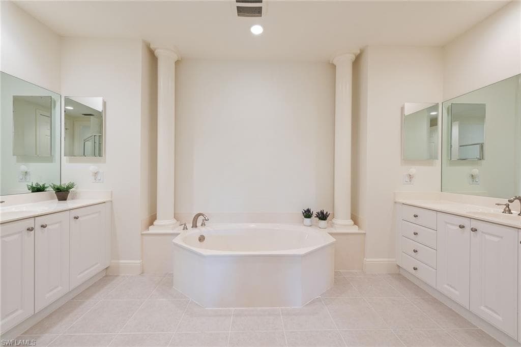 9223 Corfu Ct 104, Naples, FL 34114-15