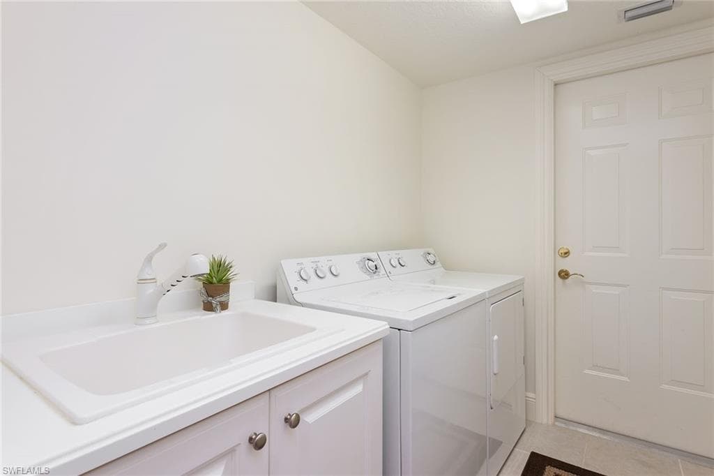 9223 Corfu Ct 104, Naples, FL 34114-21