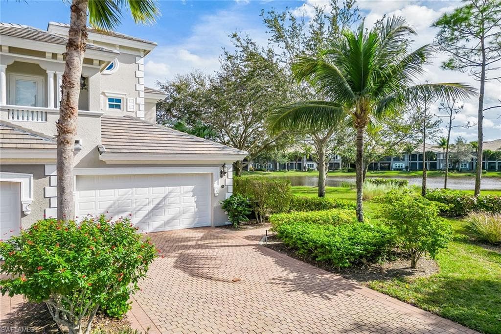 9223 Corfu Ct 104, Naples, FL 34114-25