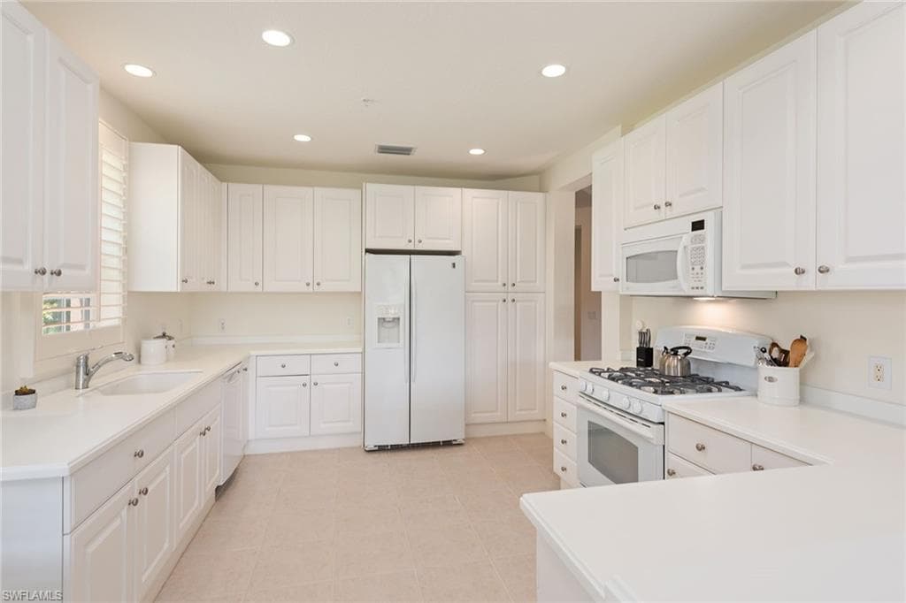 9223 Corfu Ct 104, Naples, FL 34114-4