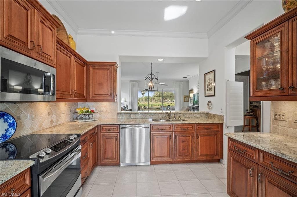 8386 Danbury Blvd, Naples, FL 34120-16