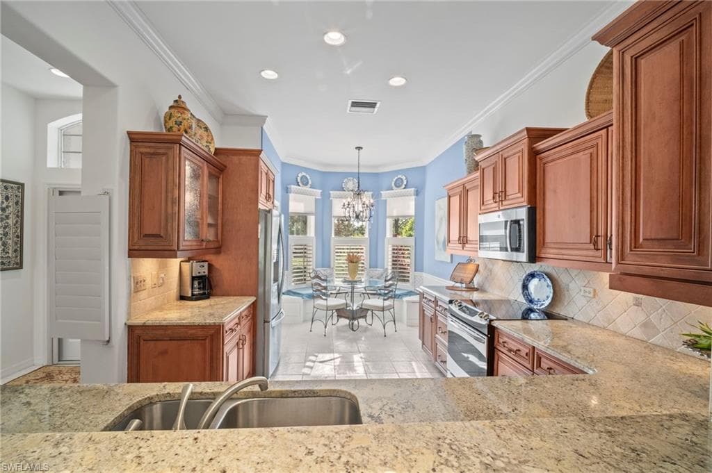 8386 Danbury Blvd, Naples, FL 34120-19