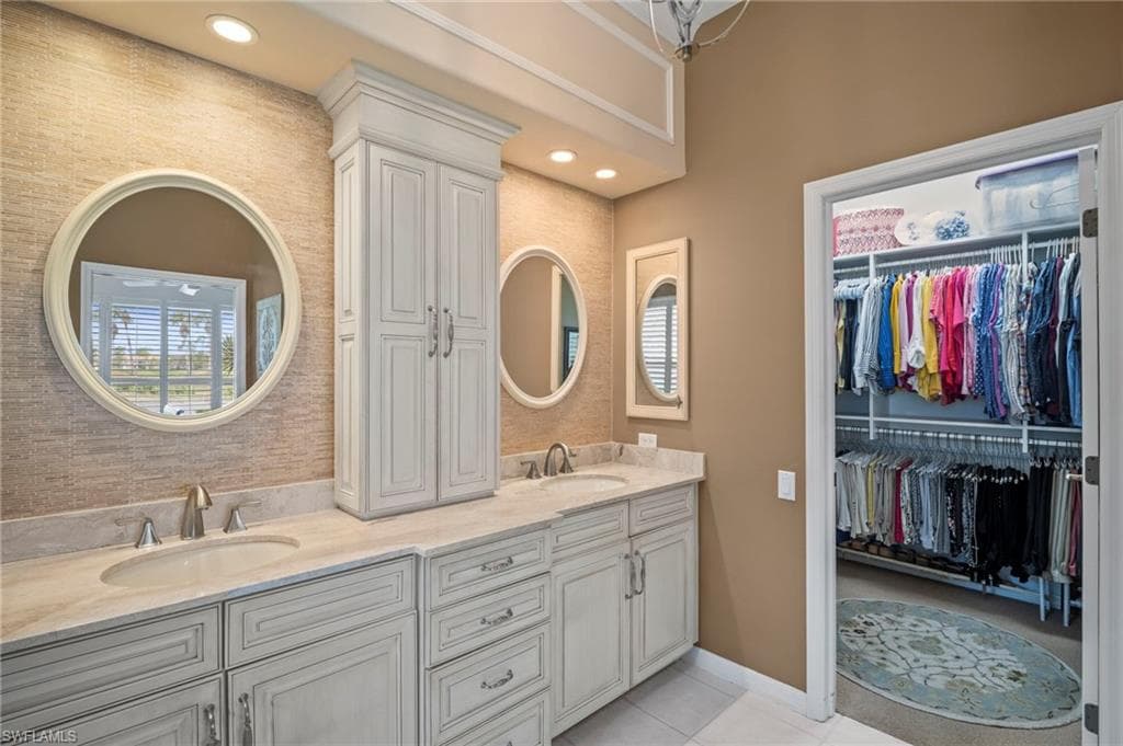 8386 Danbury Blvd, Naples, FL 34120-37
