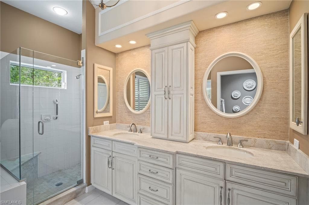 8386 Danbury Blvd, Naples, FL 34120-39