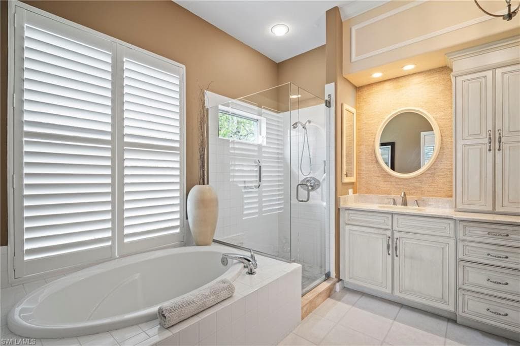8386 Danbury Blvd, Naples, FL 34120-40