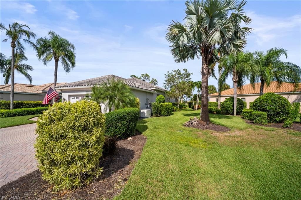 8386 Danbury Blvd, Naples, FL 34120-4