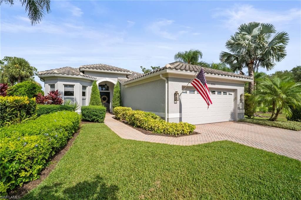 8386 Danbury Blvd, Naples, FL 34120-5