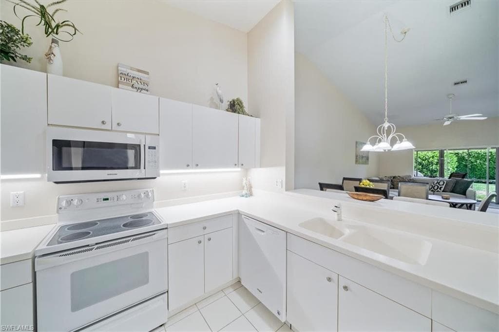 6646 Castlelawn Pl, Naples, FL 34113-10