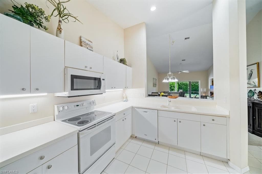 6646 Castlelawn Pl, Naples, FL 34113-11