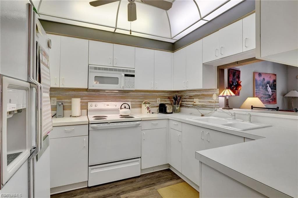 102 Siena Way 1306, Naples, FL 34119-10