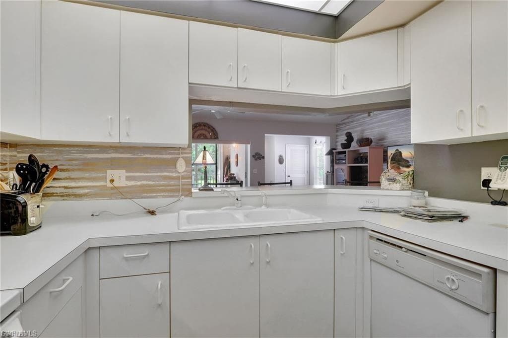 102 Siena Way 1306, Naples, FL 34119-11