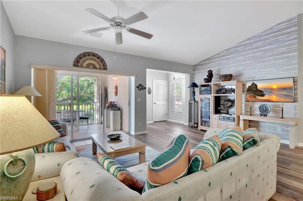 102 Siena Way 1306, Naples, FL 34119-18
