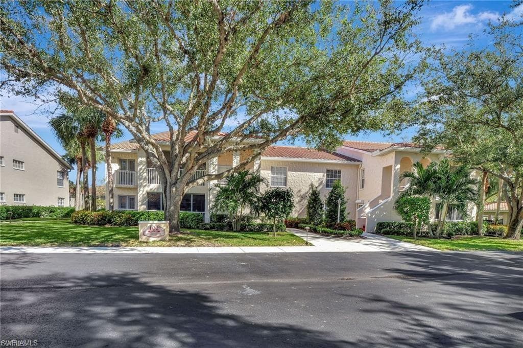 102 Siena Way 1306, Naples, FL 34119-1