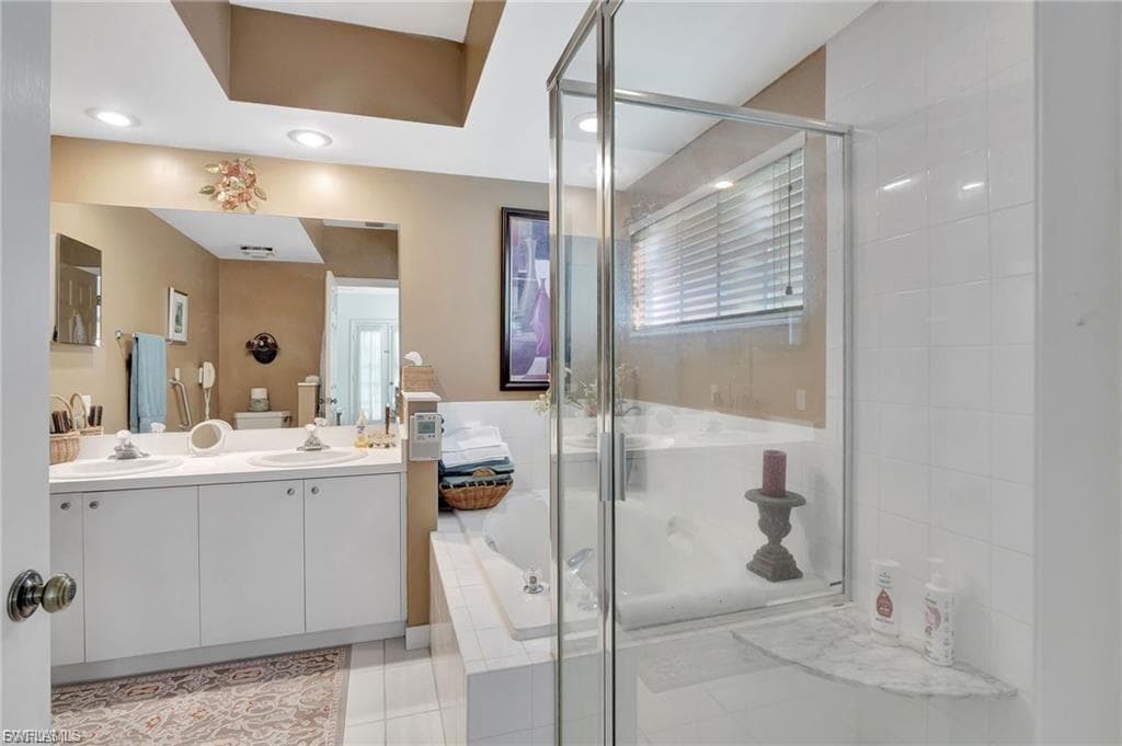 102 Siena Way 1306, Naples, FL 34119-30