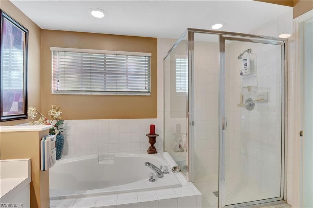 102 Siena Way 1306, Naples, FL 34119-31