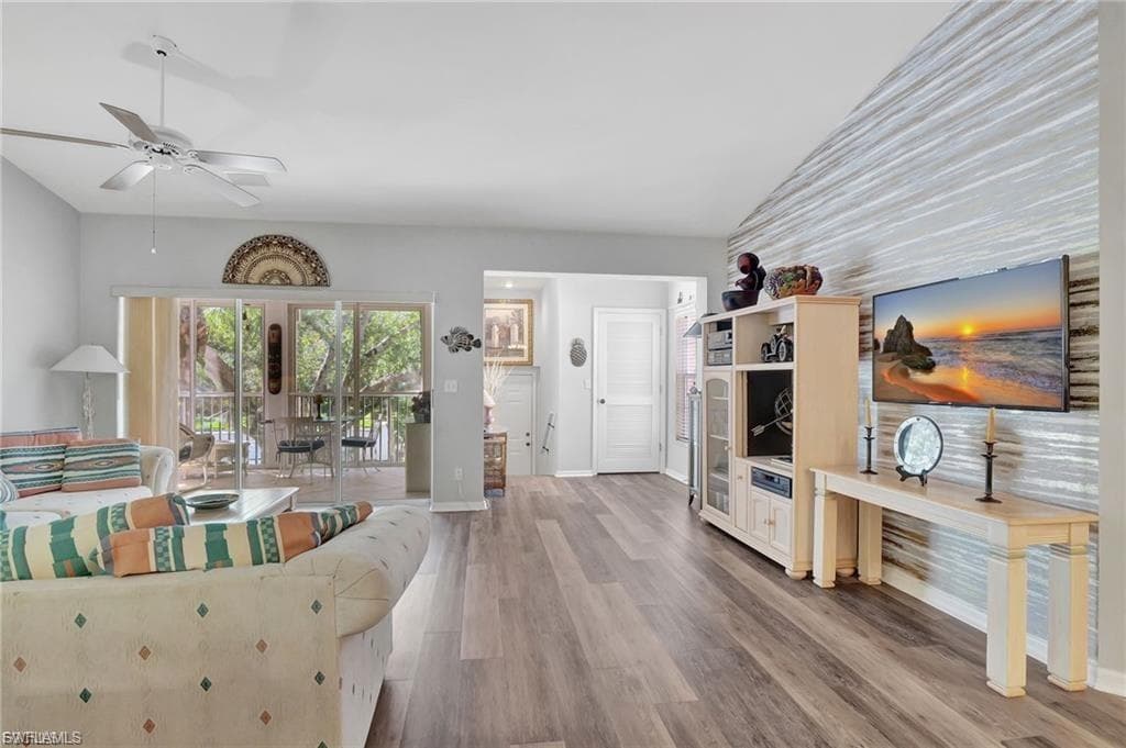 102 Siena Way 1306, Naples, FL 34119-7