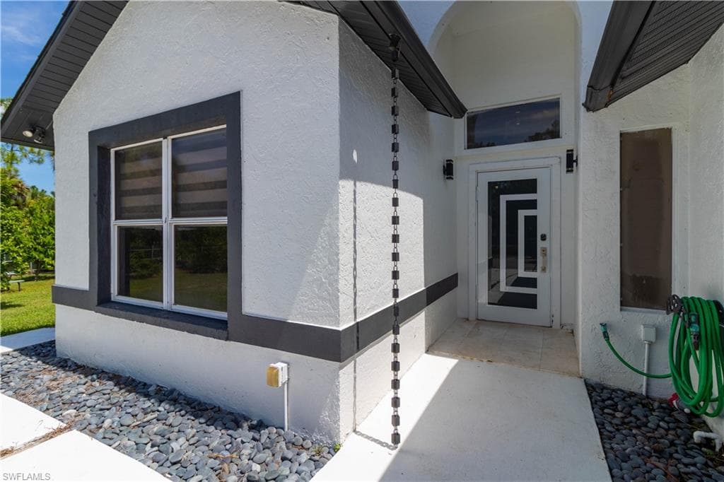 2727 40th Ave SE, Naples, FL 34117-8