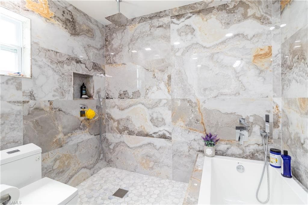 2727 40th Ave SE, Naples, FL 34117-19