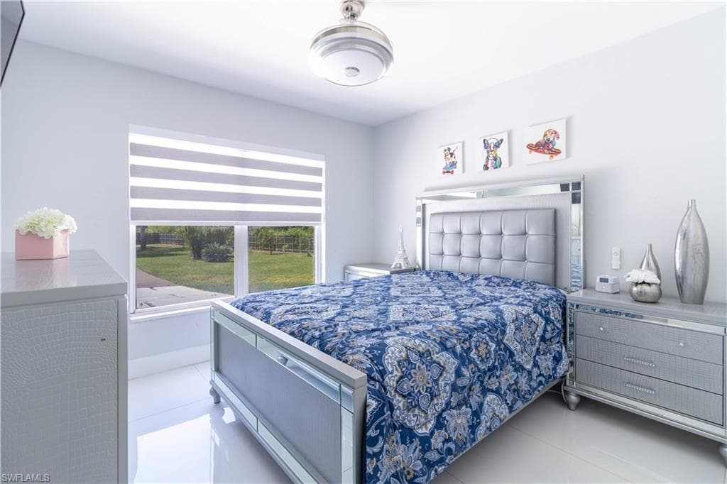 2727 40th Ave SE, Naples, FL 34117-20