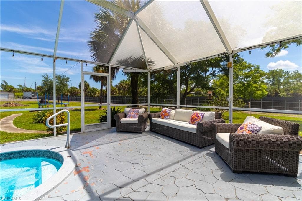 2727 40th Ave SE, Naples, FL 34117-24