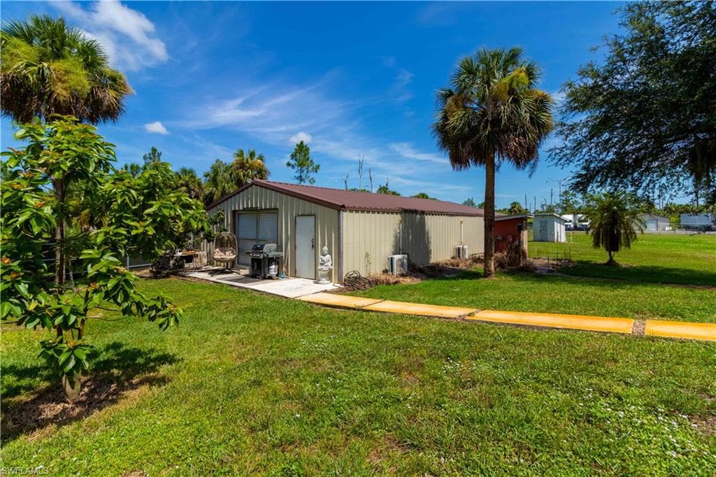 2727 40th Ave SE, Naples, FL 34117-28