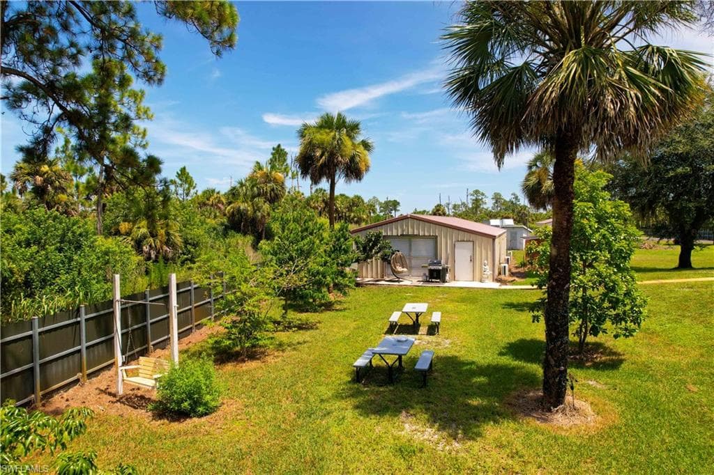 2727 40th Ave SE, Naples, FL 34117-29