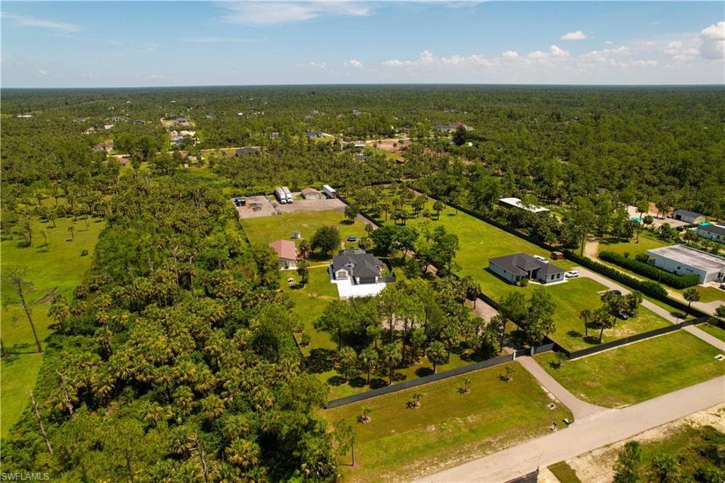 2727 40th Ave SE, Naples, FL 34117-35