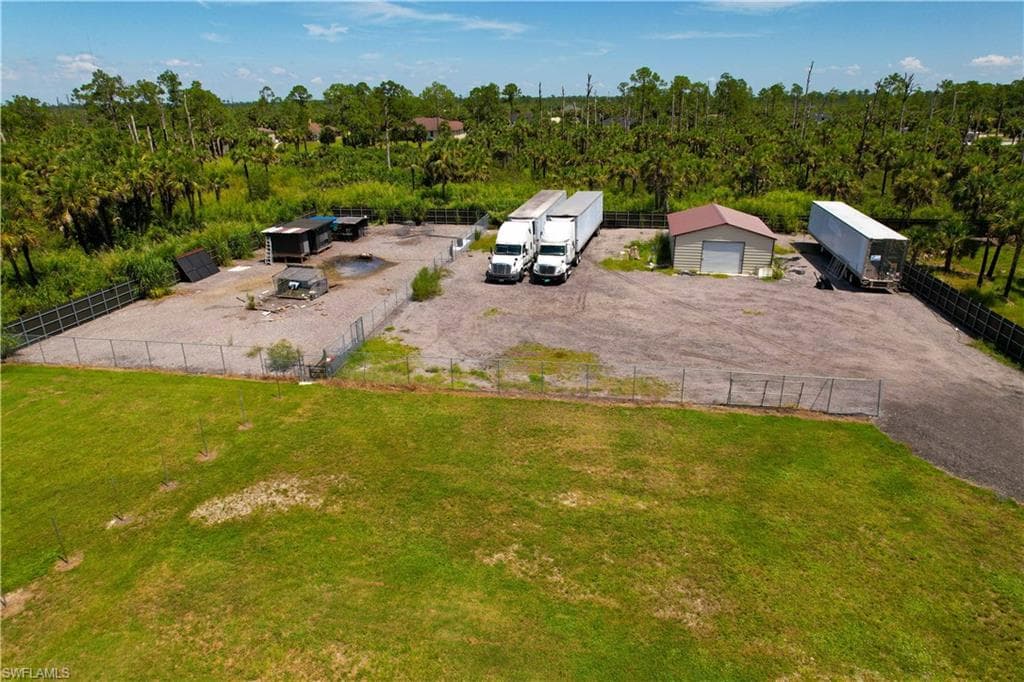 2727 40th Ave SE, Naples, FL 34117-38