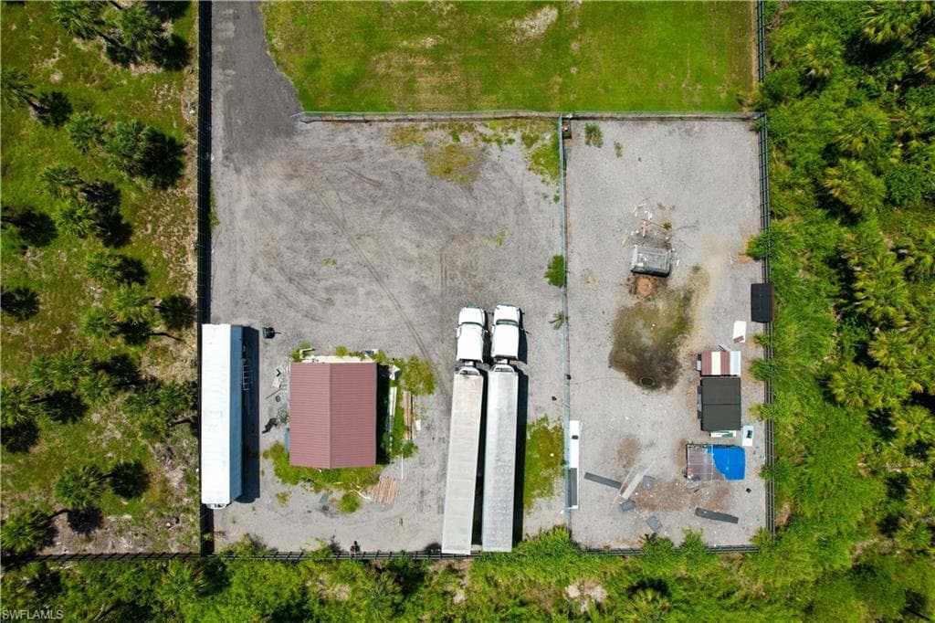 2727 40th Ave SE, Naples, FL 34117-39