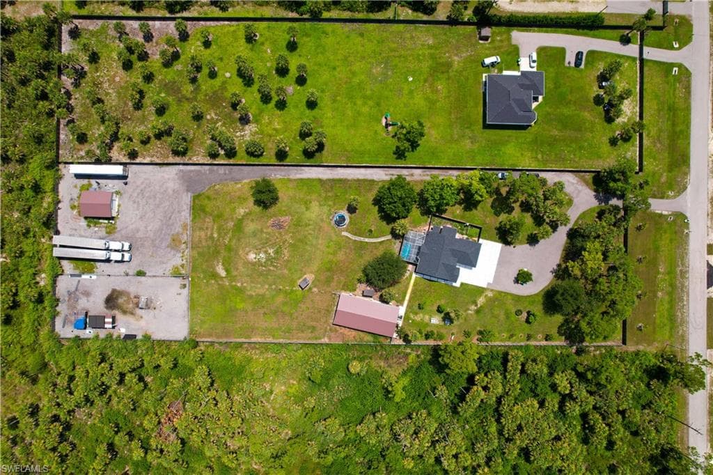 2727 40th Ave SE, Naples, FL 34117-5