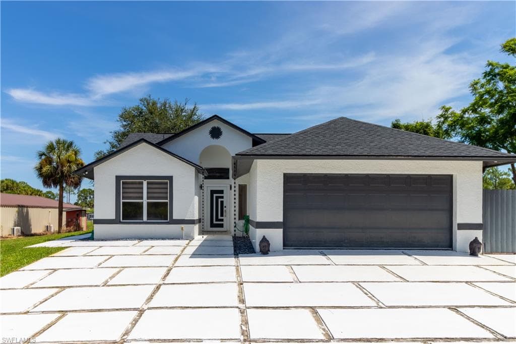 2727 40th Ave SE, Naples, FL 34117-6