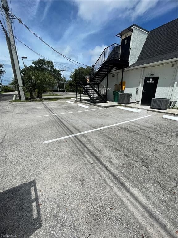 4950 Golden Gate Pkwy C, Naples, FL 34116-5