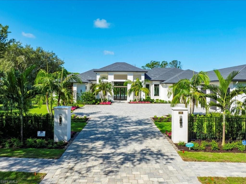 208 Hickory Rd, Naples, FL 34108-13
