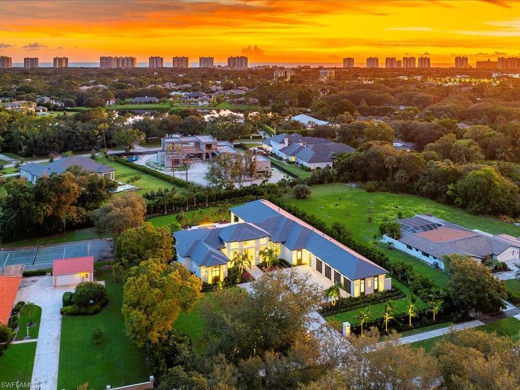 208 Hickory Rd, Naples, FL 34108-8