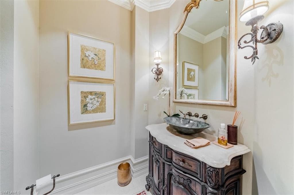 2116 Canna Way, Naples, FL 34105-34