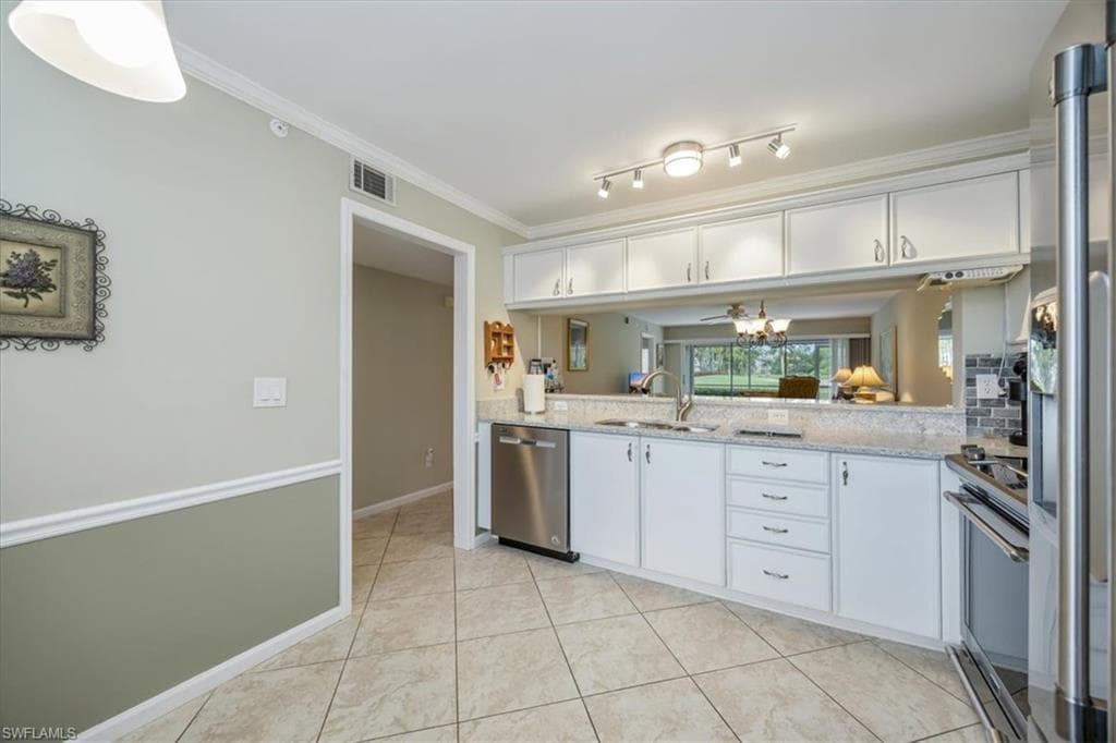 1051 Eastham Way B107, Naples, FL 34104-8