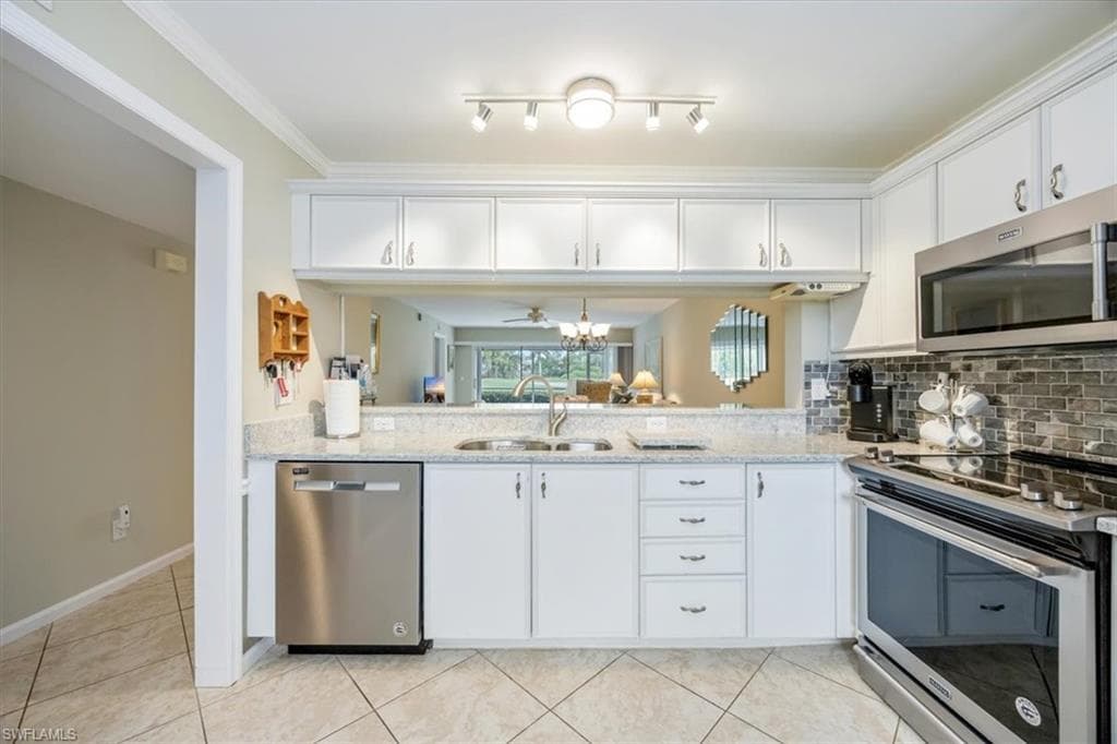 1051 Eastham Way B107, Naples, FL 34104-9