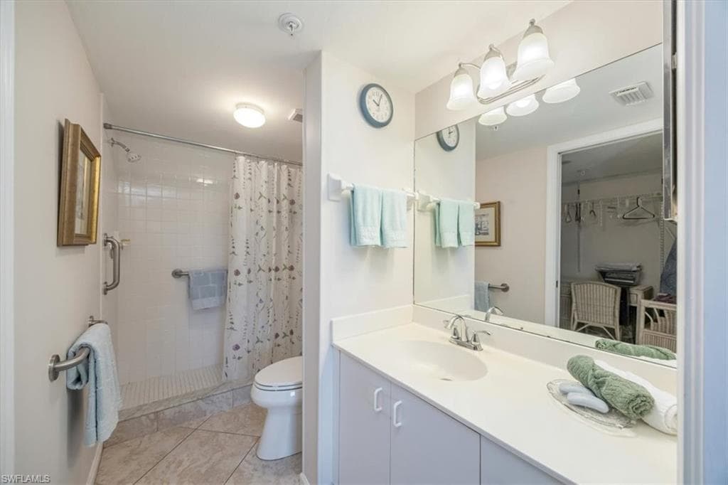 1051 Eastham Way B107, Naples, FL 34104-17