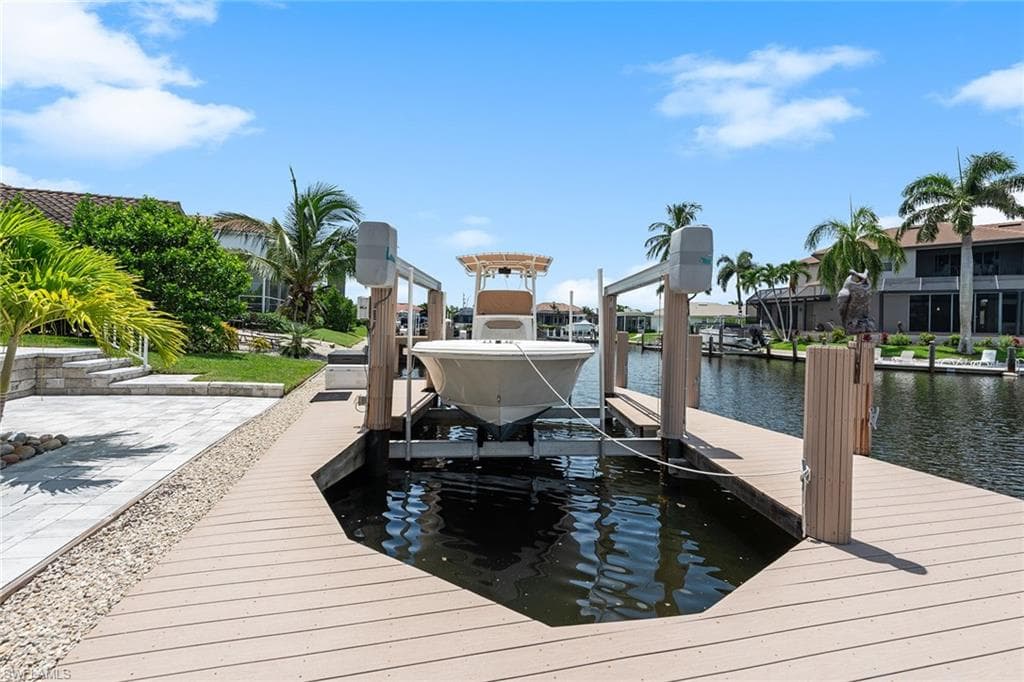 52 Madagascar Ct, Marco Island, FL 34145-40