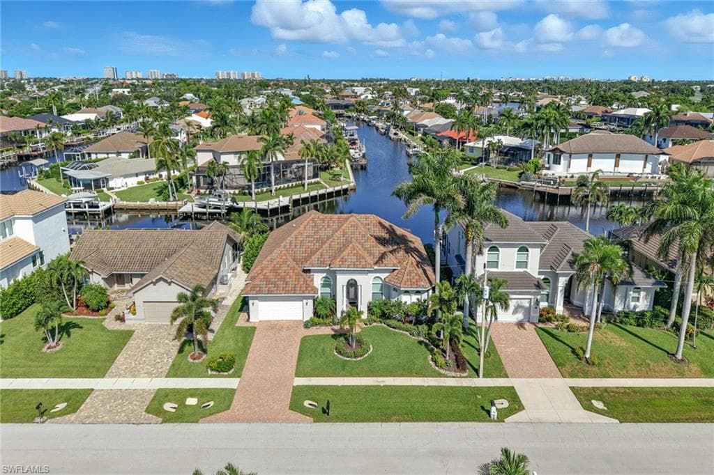 52 Madagascar Ct, Marco Island, FL 34145-45