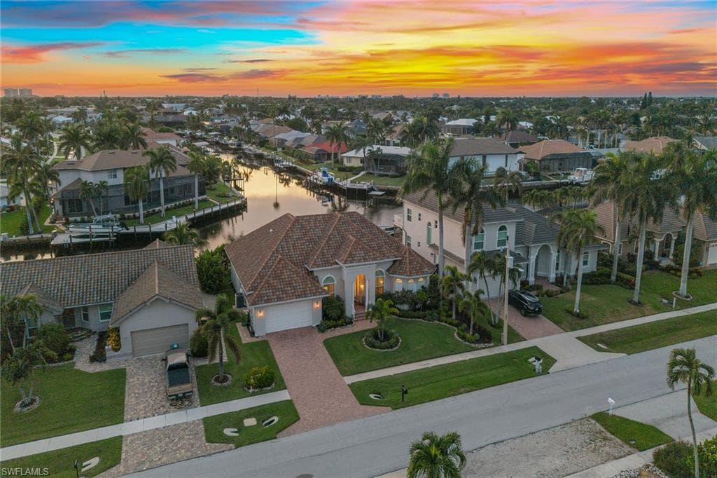 52 Madagascar Ct, Marco Island, FL 34145-51