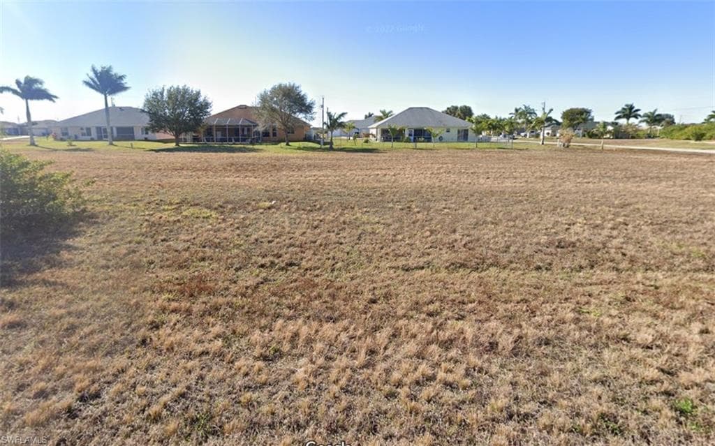 3520 15th Ter, Cape Coral, FL 33993-1