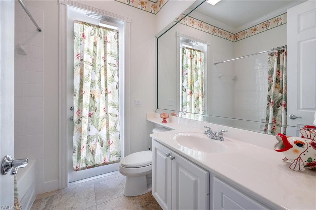 7025 Leopardi Ct, Naples, FL 34114-30