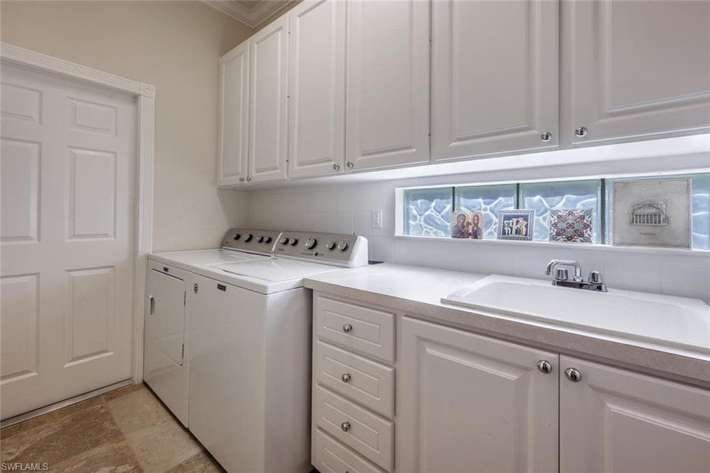 7025 Leopardi Ct, Naples, FL 34114-36