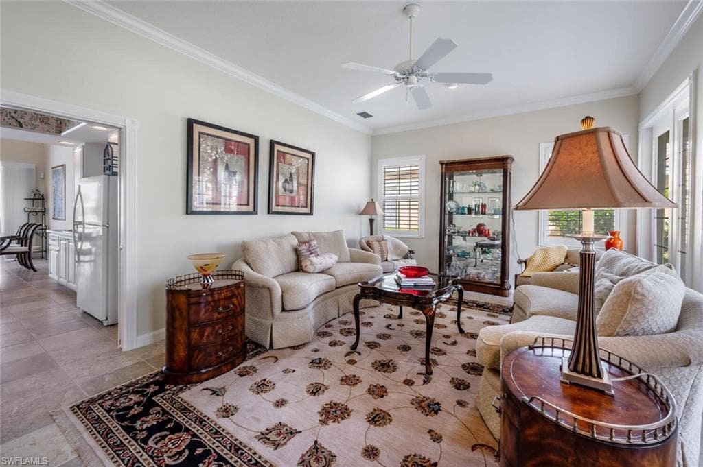 7025 Leopardi Ct, Naples, FL 34114-8