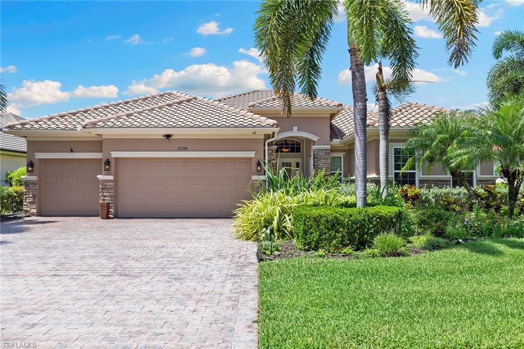 12158 Wicklow Ln, Naples, FL 34120-1