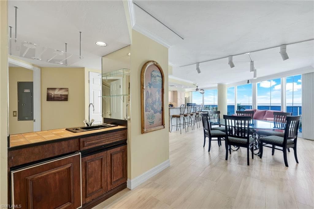 4041 Gulf Shore Blvd N 403, Naples, FL 34103-18