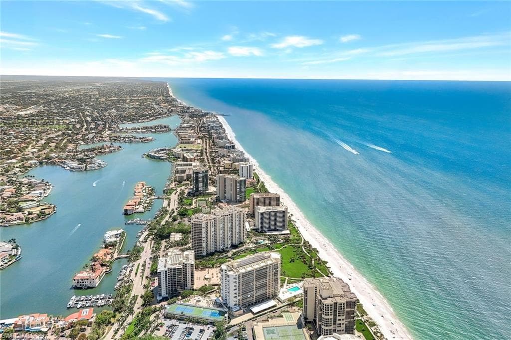4041 Gulf Shore Blvd N 403, Naples, FL 34103-3