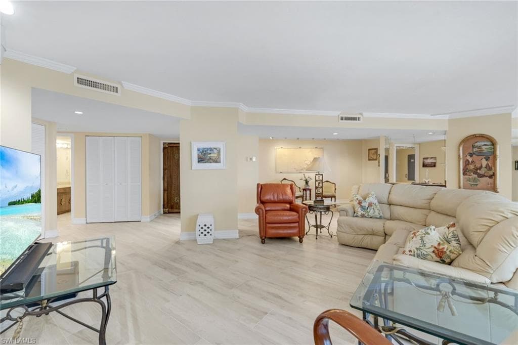 4041 Gulf Shore Blvd N 403, Naples, FL 34103-8