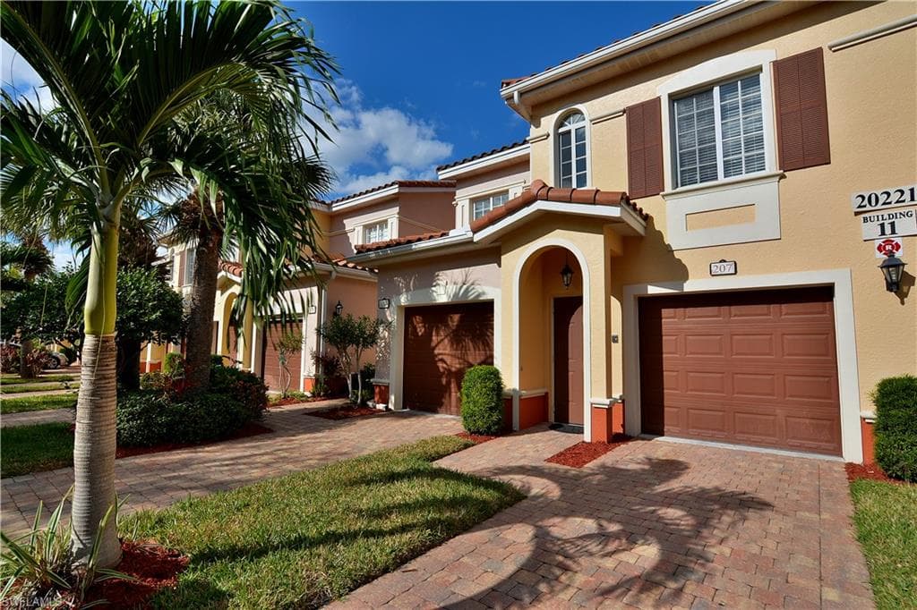 20221 Estero Gardens Cir 107, Estero, FL 33928-1